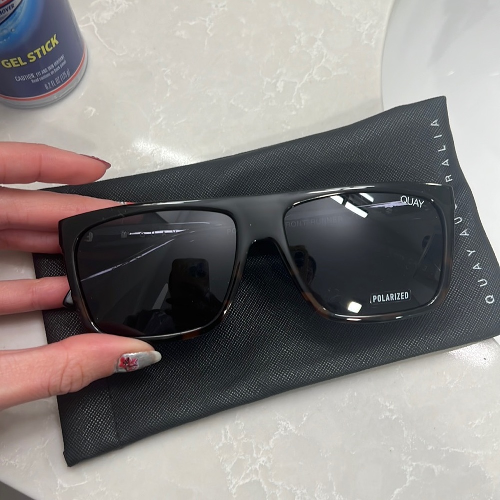 Quay sunglasses brand new, no tags.